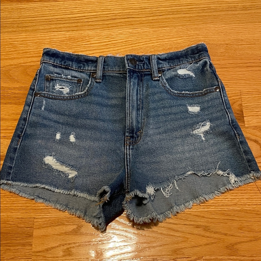 Abercrombie & Fitch Blue Jean Mom-Shorts Distressed High-Waisted